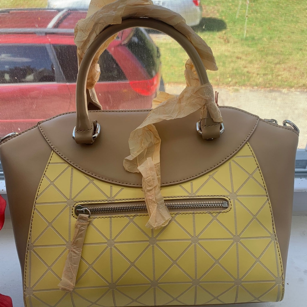 Handbag - Picture 2 of 5